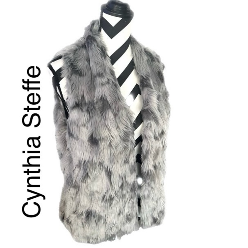 CeCe By Cynthia Steffe MM Faux Fur Mint Green Sleeveless Luxury